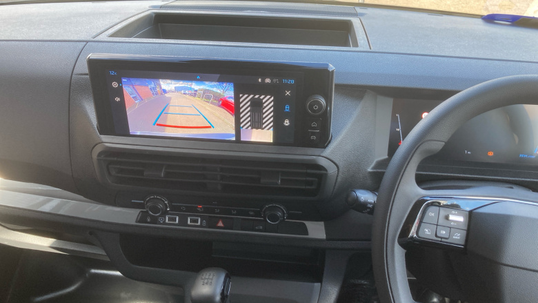 Peugeot Expert M Diesel 2.2 BlueHDi 150 Professional Van